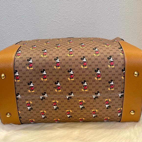 GUCCI x Disney Mickey Duffle Bag Collector’s Item (Unused) - Picture 4 of 15